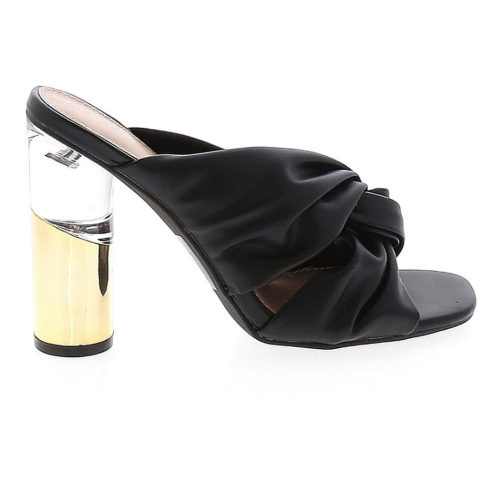 SHOEDAZZLE MULE CHUNKY HEELS..